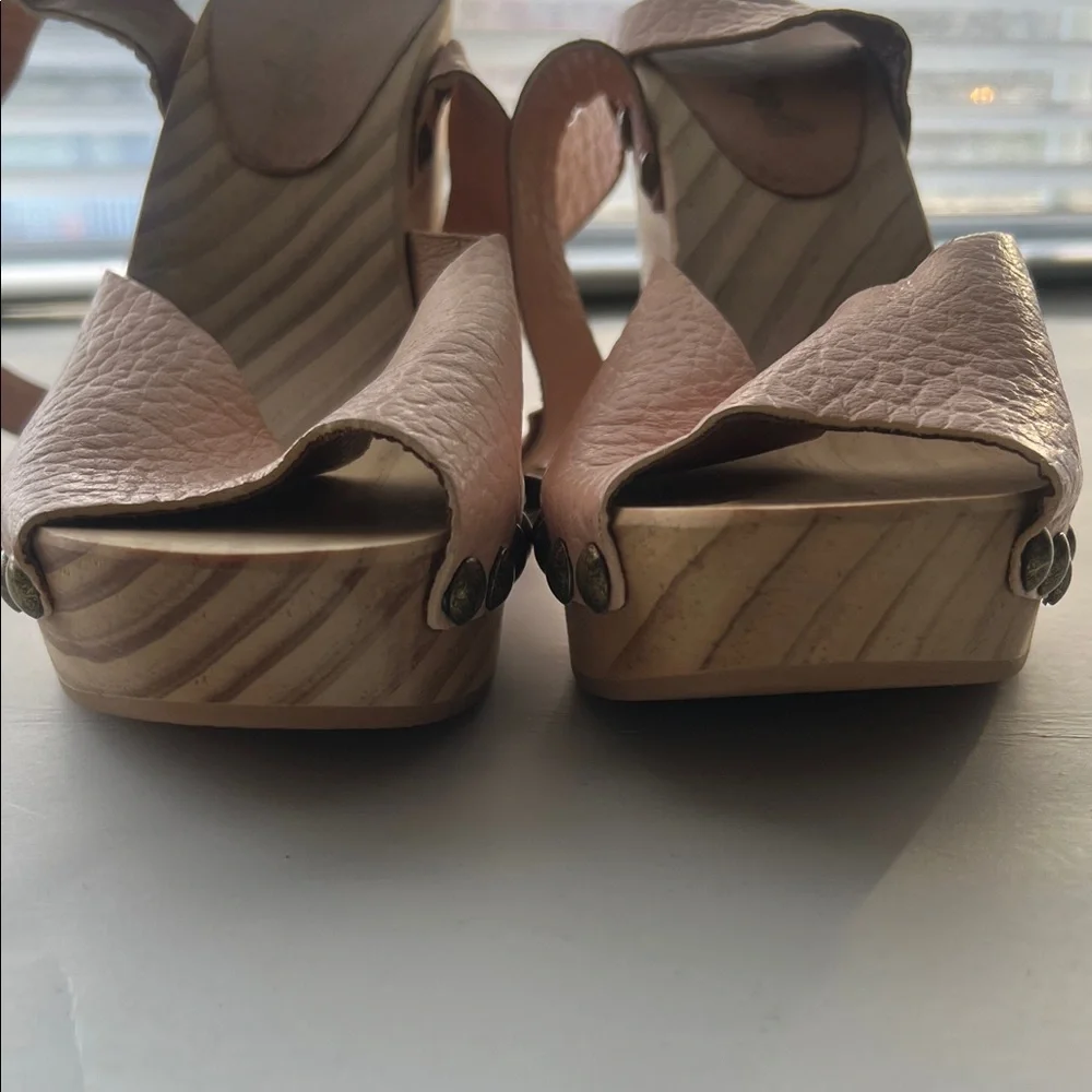 Free People Light Pink Textured Wedges‎